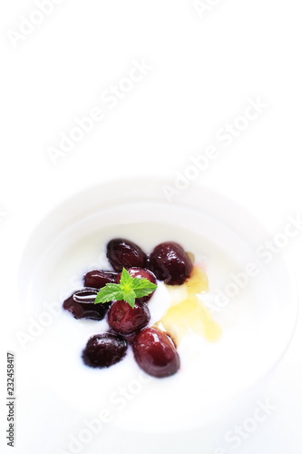 Frozen grape and honey yogurt