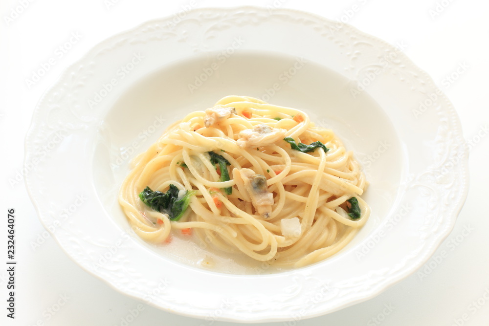 Itailian food, clam and spinach spaghetti