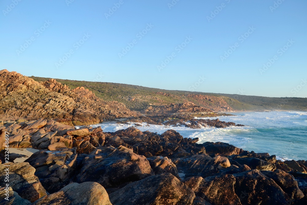 Coastal view of the Indian Ocean - Waves on the rocks