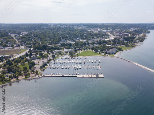 Φωτογραφία Aerial drone northern michigan petoskey little traverse bay