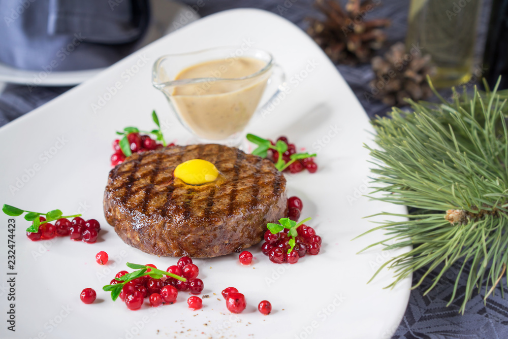 beefsteak with grilled beef and berries beefsteak with grilled beef and berries
