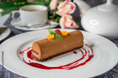 chocolate cake with raspberry sauce