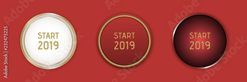 rotes Dreierset von Startknöpfen für das neue Jahr 2019
