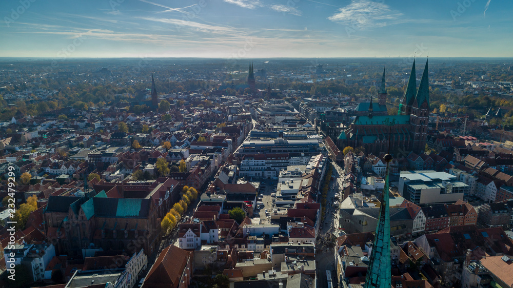 Einkaufsstraße in Lübeck von oben