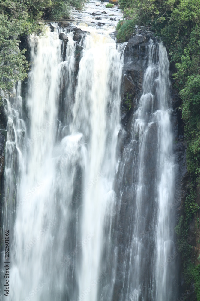 Fototapeta premium Wasserfall Thompson Fälle in Kenia