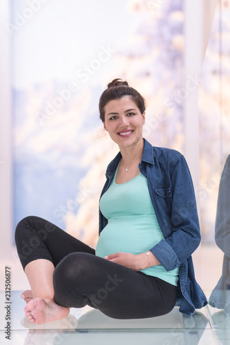 Free Download pregnant women sitting on the floor - GFXLoad