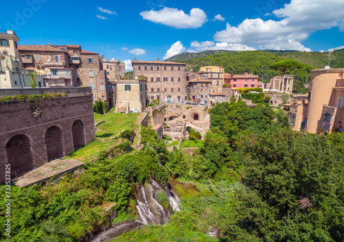 Cuadro en lienzo Tivoli (Italy) - The nice little town on the hill in province of Rome, famous for the historical and touristic site Villa Adriana and Villa d'Este