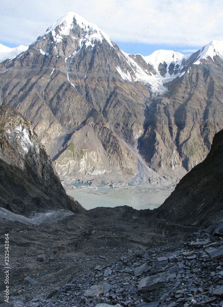 Fototapeta premium lake in the mountains