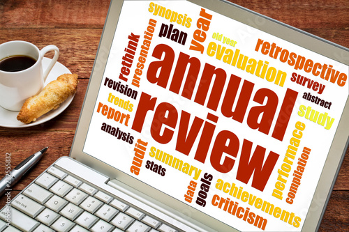 Konstfotografi annual review word cloud on laptop