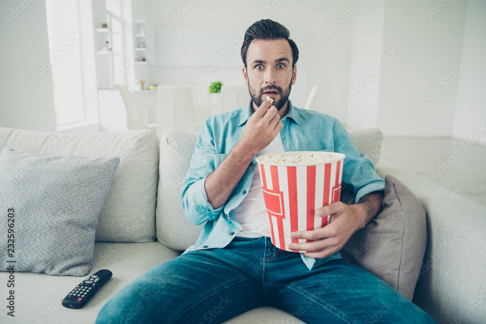 Naklejka premium Handsome attractive style stylish trendy bearded brunet hair man