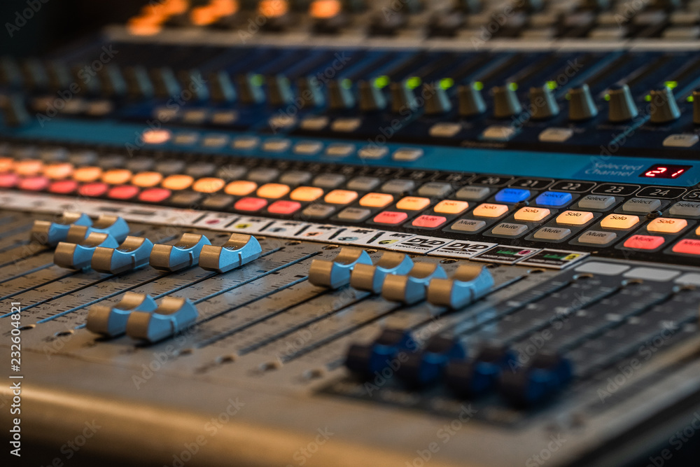 equipment for sound mixer control, electornic device equipment for sound mixer control, electornic device