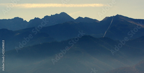 Tatry w cieniu, widziane z lotu ptaka