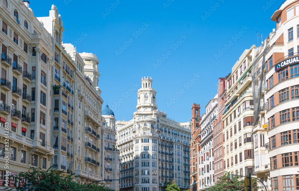 Valencia and its ancient and ultramodern architectures
