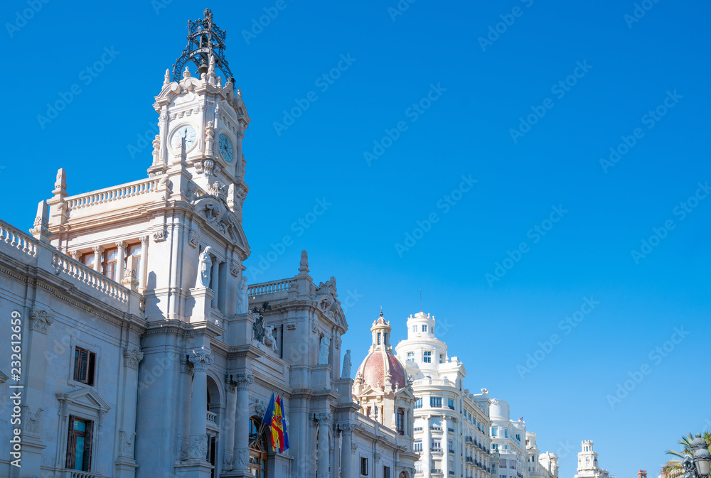 Valencia and its ancient and ultramodern architectures Valencia and its ancient and ultramodern architectures