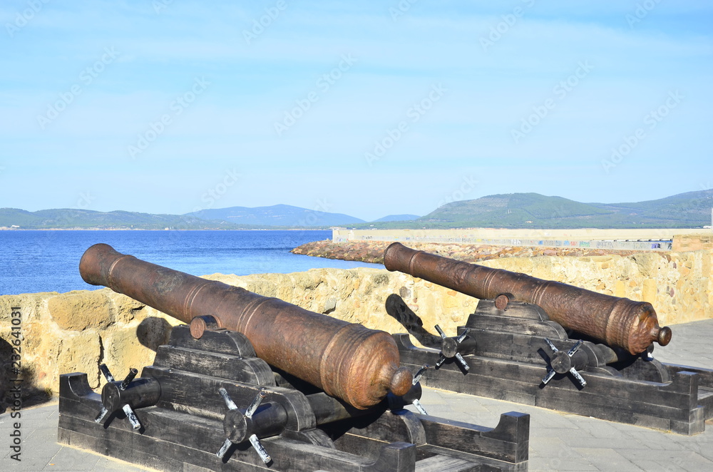 Kanonen in Alghero, Altstadtfestung Kanonen in Alghero, Altstadtfestung