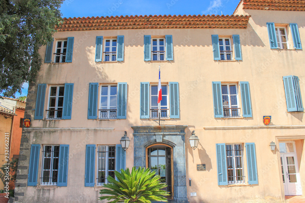 L'hôtel de ville de Grimaud Côte d’Azur France