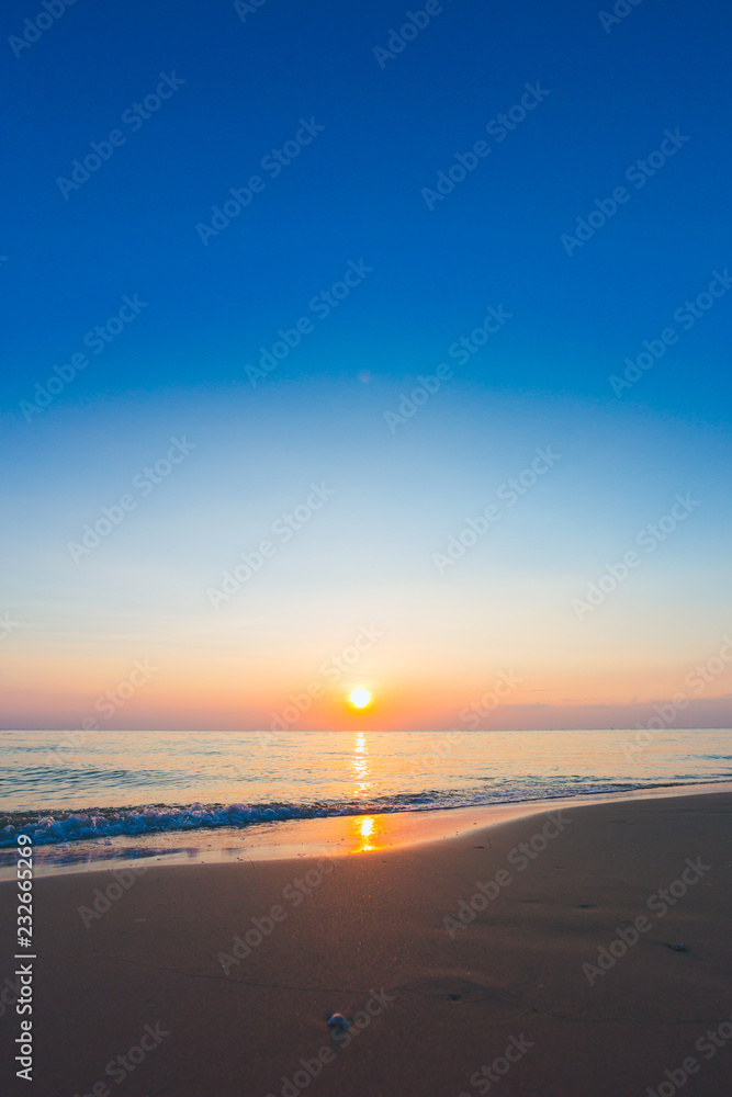 Fototapeta premium The beautiful sea in the sunset time.Vertical