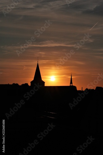 Kirche im Sonnenuntergang © SelingerDesign