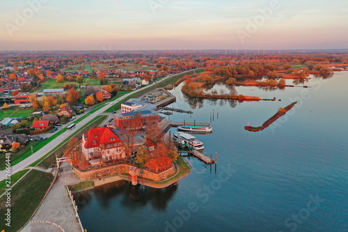 Hamburg Zollenspieker an der Elbe. Luftaufnahme Fähranleger, Fähre, Hotel photo