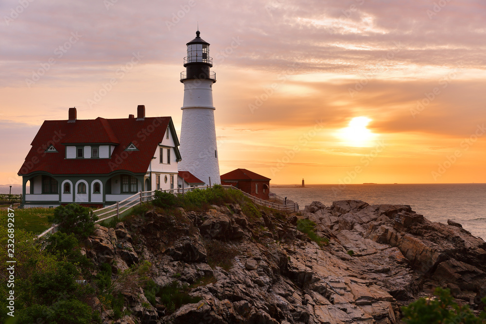 Naklejka premium The Portland Head Light Under Beautiful Sunrise Skies, Portland,Maine, USA