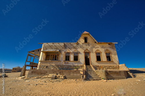 Kolmanskop ghost town © Shumba138