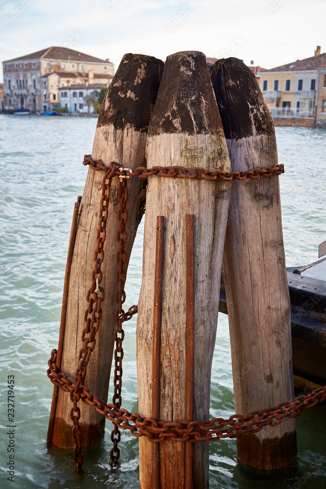 Fototapeta premium massive thick poles pier rusty chain