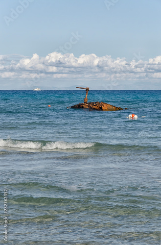 Canvas Print Old sunken rusty boat