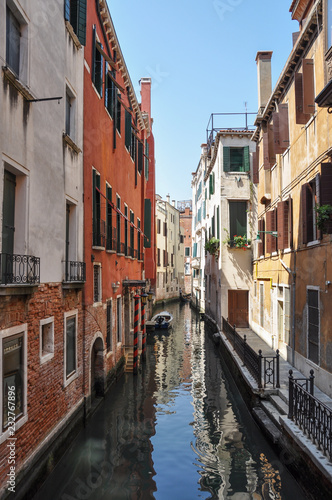 Narrow water streets of Venice © Юлия Серова