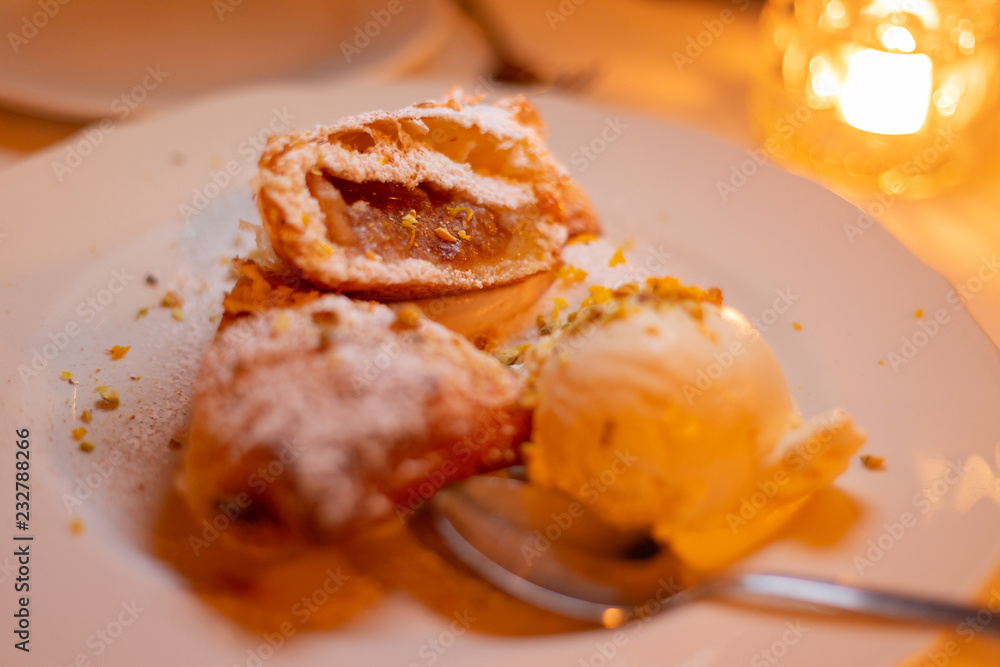 dessert iceream adessert iceream and apple piend apple pie dessert iceream adessert iceream and apple piend apple pie