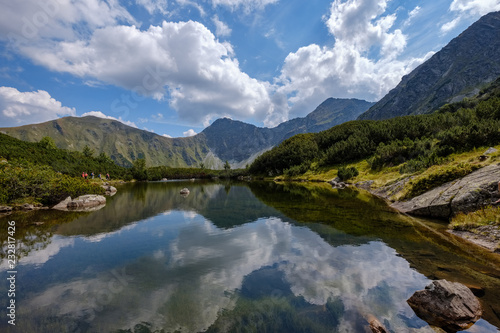 Fototapeta Naklejka Na Ścianę i Meble -  mountain lake in late summer in Slovakian Carpathian Tatra