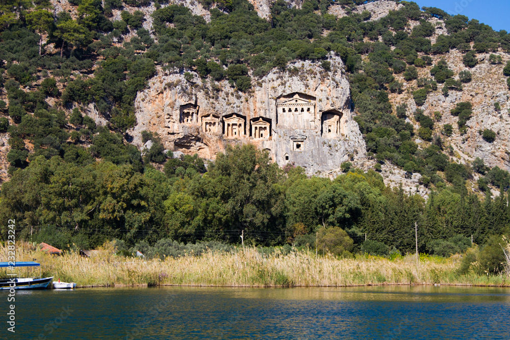 Φωτογραφία Dalyan rock king tombs in Turkey