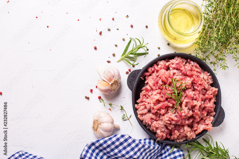 Fototapeta premium Raw minced meat in bowl