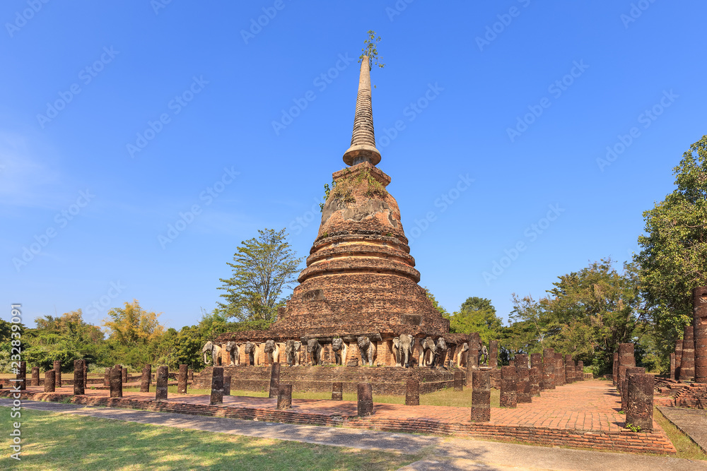 Obraz premium Wat Chang Lom, Shukhothai Historical Park, Thailand