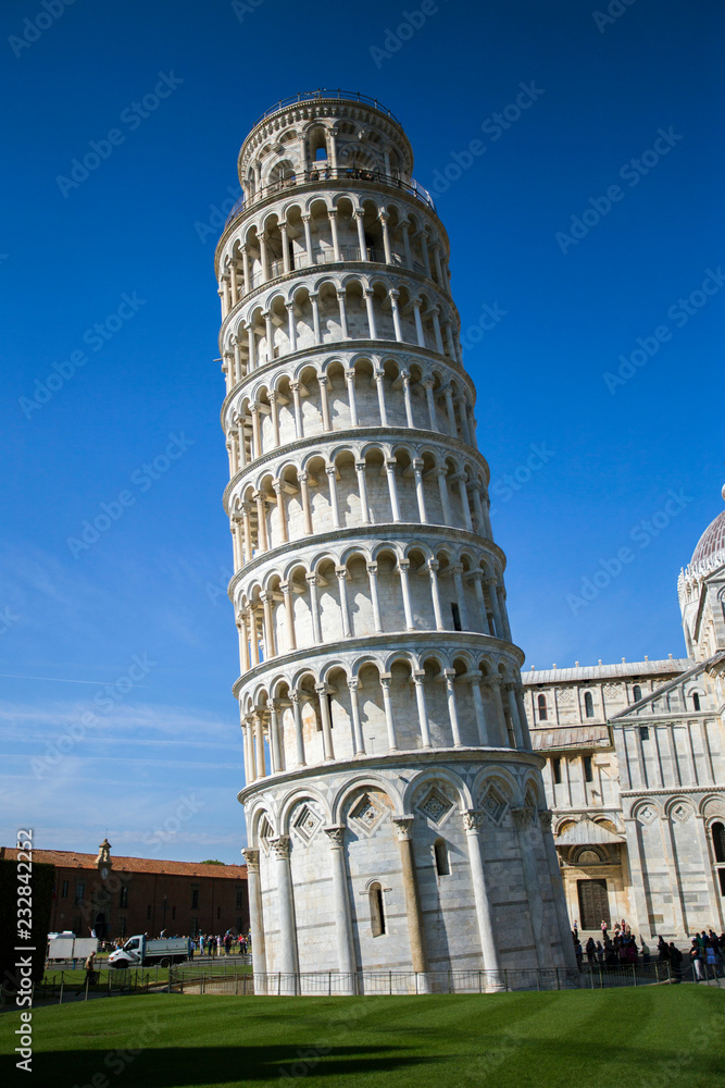 Pisa leaning tower