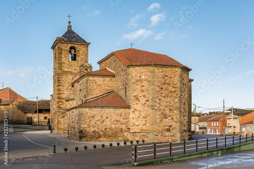 The church of San Vicente in Manganeses de la Polvorosa in Zamora, baroque church of the 18th century . There was a tradition of throwing a goat through the tower until 2002 (Castilla y Leon, Spain) © Enrique del Barrio