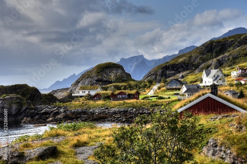 Flakstad, Flakstadøya, Nesland, Fischerdorf, felsküste, verlassen, Hafen, Dorf, Hafenbecken, Rorbu, Ferien, Hütte, Steg, Bucht, Fjord, Vestfjorden, Lofoten photo