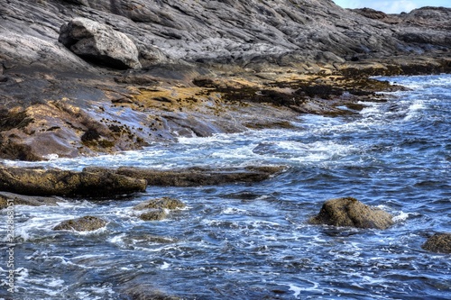 Flakstad, Flakstadøya, Nesland, Fischerdorf, felsküste, verlassen, Hafen, Dorf, Hafenbecken, Rorbu, Ferien, Hütte, Steg, Bucht, Fjord, Vestfjorden, Lofoten photo