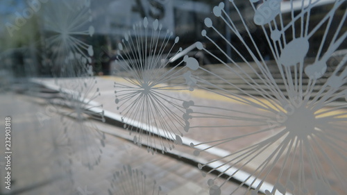 Framework Pattern on the Glass