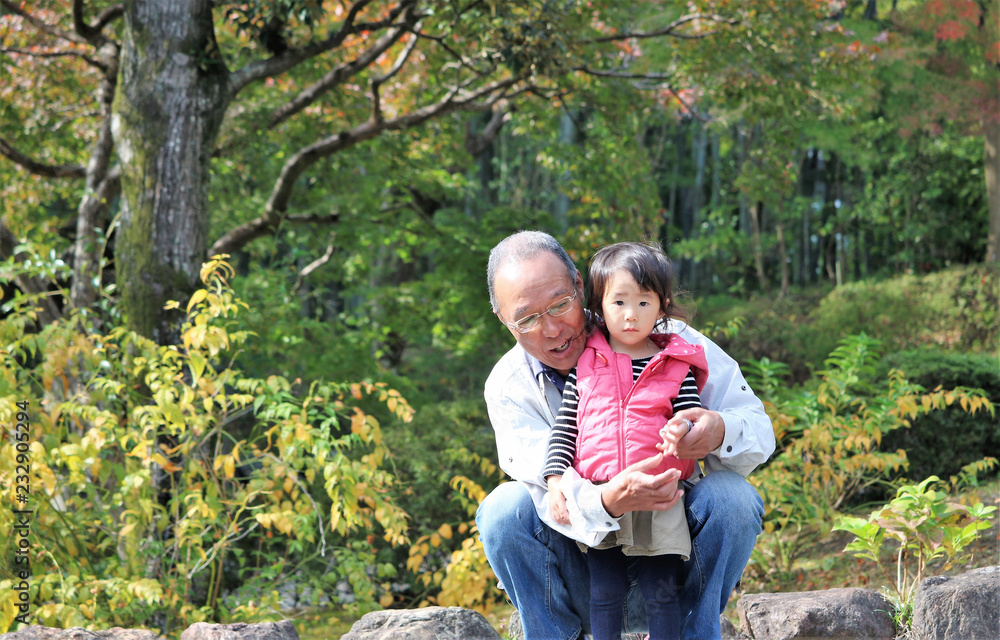 Fototapeta premium おじいさんと孫 アウトドア