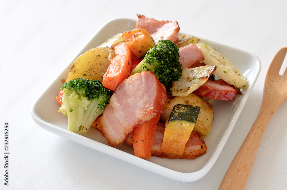 ベーコンと野菜のバジル炒め ベーコンと野菜のバジル炒め