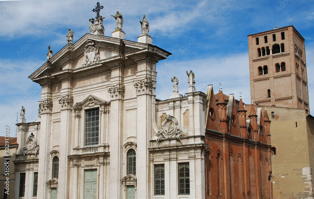Thecathedral of Mantova