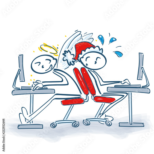 Strichmännchen als Nikolaus und Engelchen mit rollenden Bürostuhl und Platzmangel bei der Weihnachtsbestellung