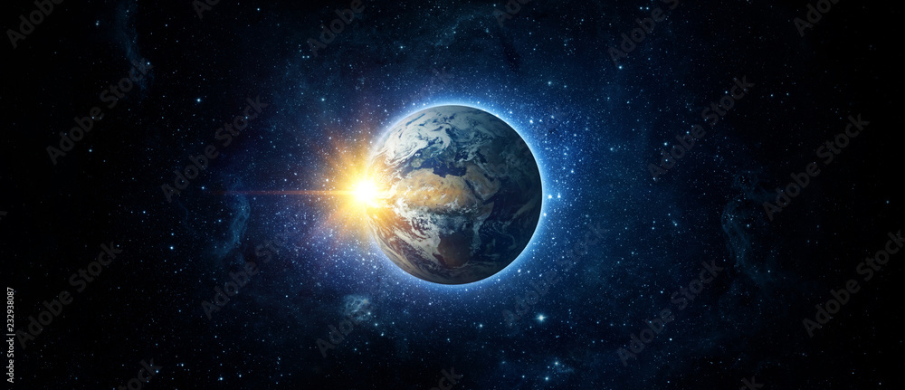 Obraz premium Panoramiczny widok na Ziemię, słońce, gwiazdę i galaktykę. Wschód słońca nad planetą Ziemia, widok z kosmosu. Elementy tego zdjęcia dostarczone przez NASA