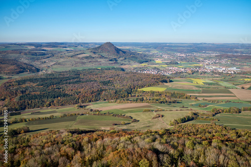 Blick in die Hegaulandschaft mit dem Hohenhewen photo