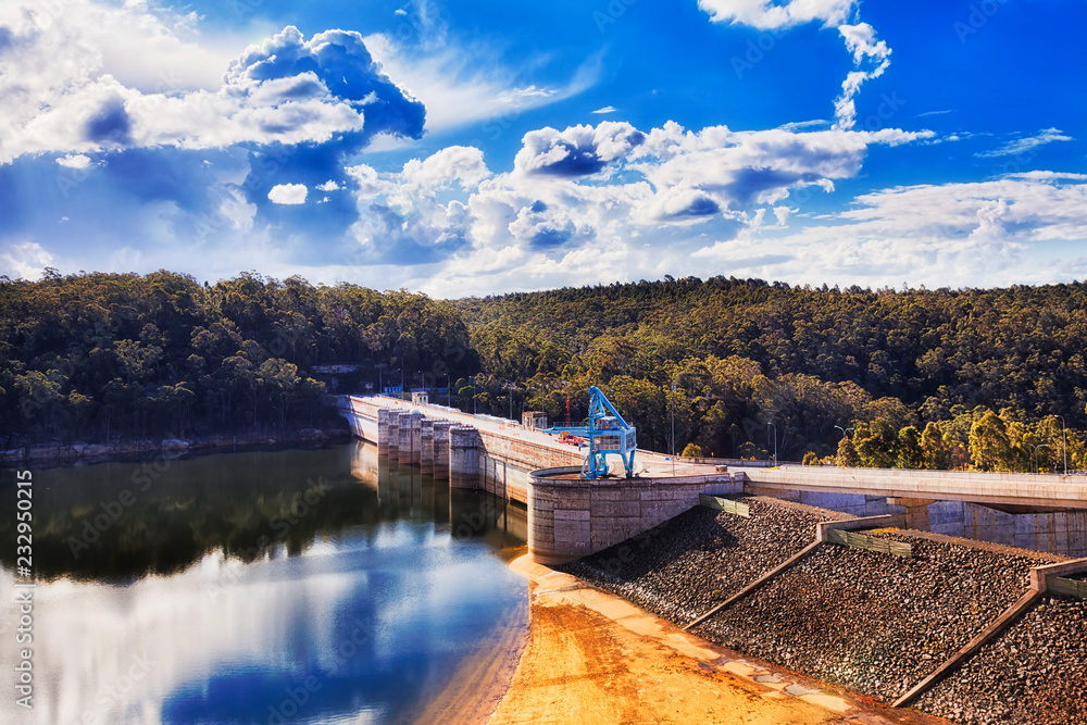 Fototapeta premium Warragamba Dam Close Lake
