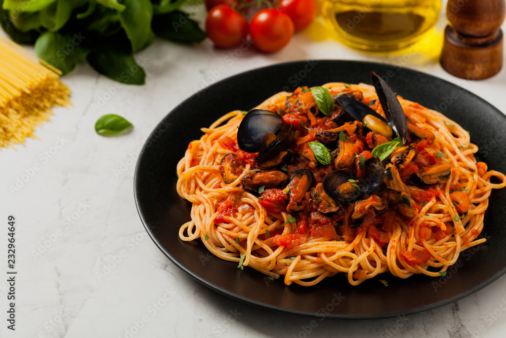Spaghetti with mussels.