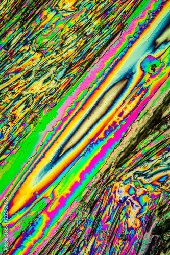 Harnstoff Kristalle im polarisierten Licht stark vergrößert