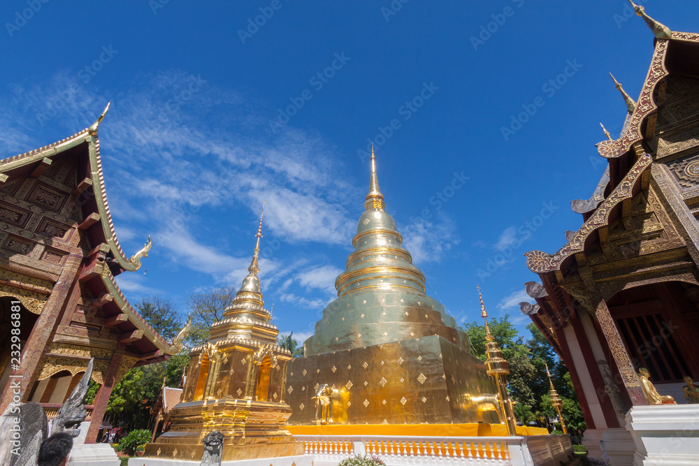 Fototapeta premium Wat Phra Singh Buddhist temple in Chiang Mai, Thailand.