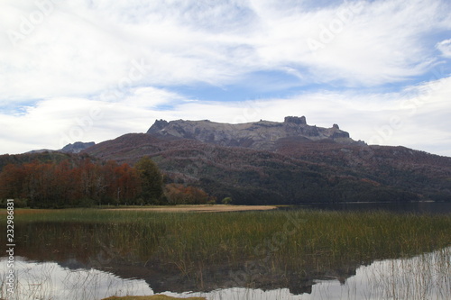 Lago Falkner, Cerro Falkner, Siete Lagos, Neuquen, Patagonia Argentina