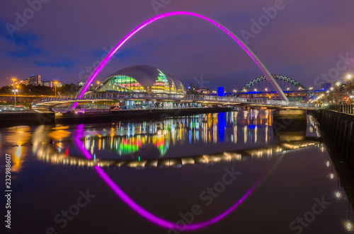 Blaue Stunde am Abend in Newcastle upon Tyne, England